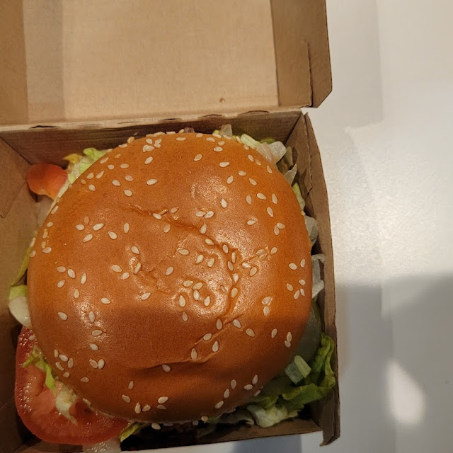 Quarter Pounder Deluxe Cheeseburger