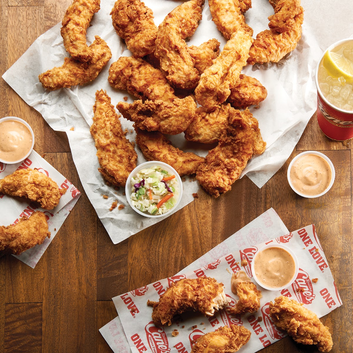Raising Cane's Chicken Fingers Photo 3