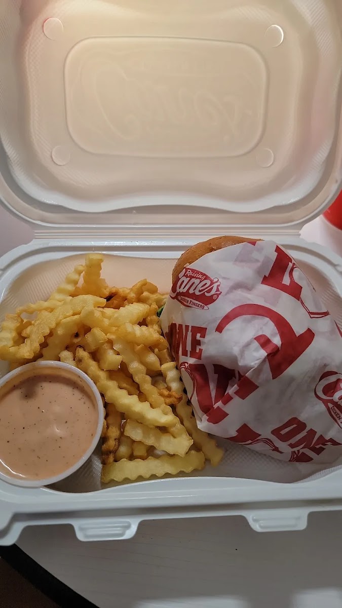 Raising Cane's Chicken Fingers Photo 6