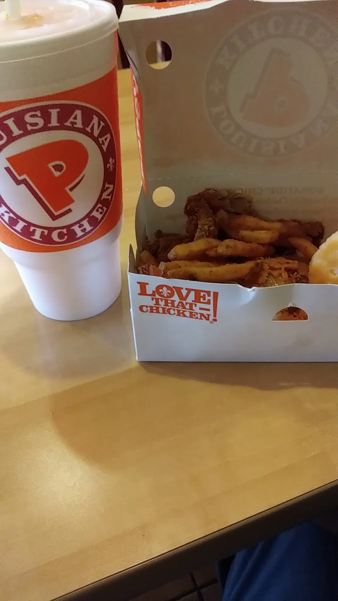 Popeyes Louisiana Kitchen Photo 2