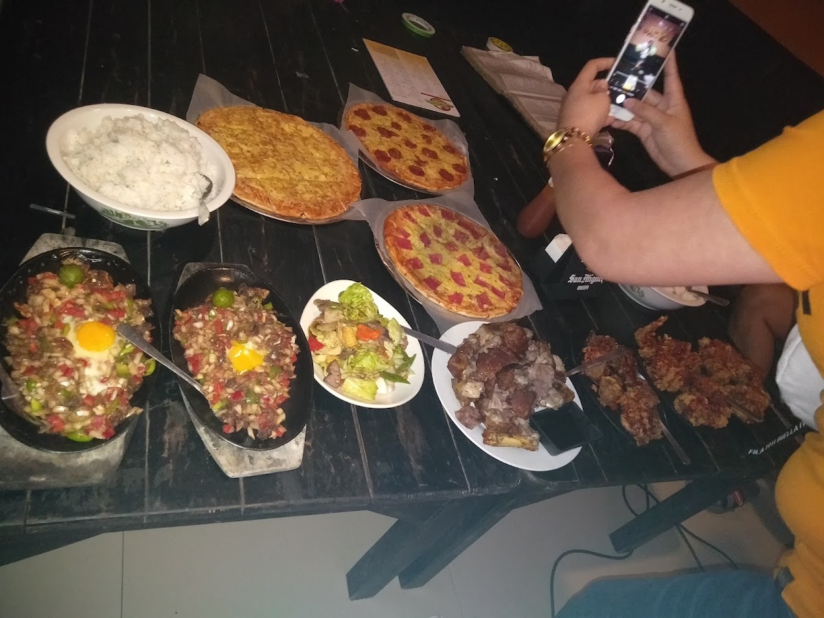 Weekends Restogrill Restaurant Photo 3