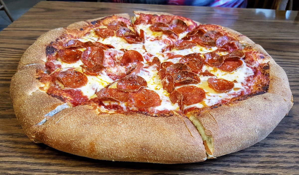 Fracasso's Village Pizza Photo 5