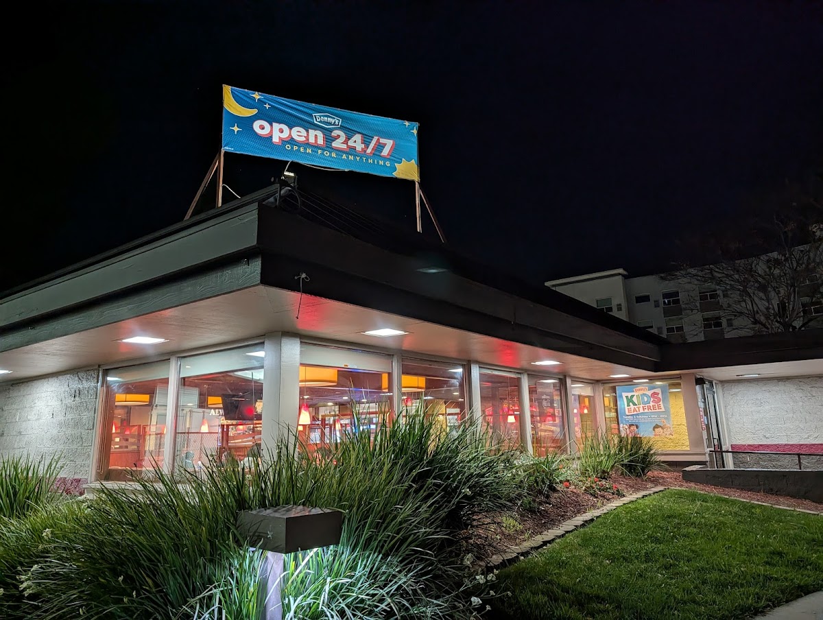 Denny's Photo 3