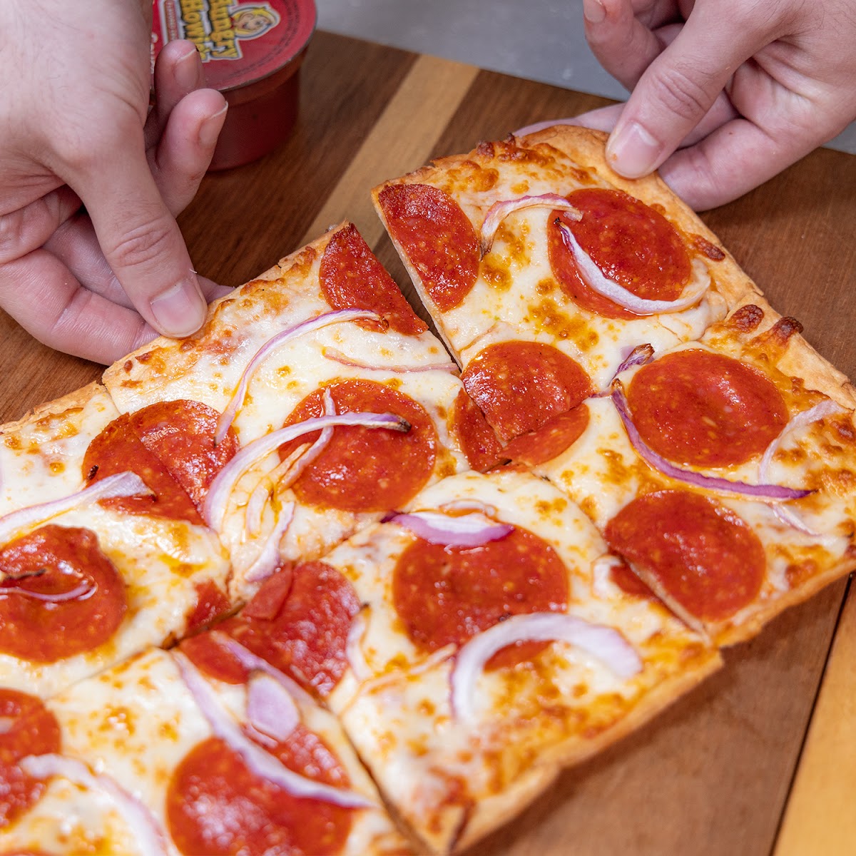 Hungry Howie's Pizza & Subs Photo 7