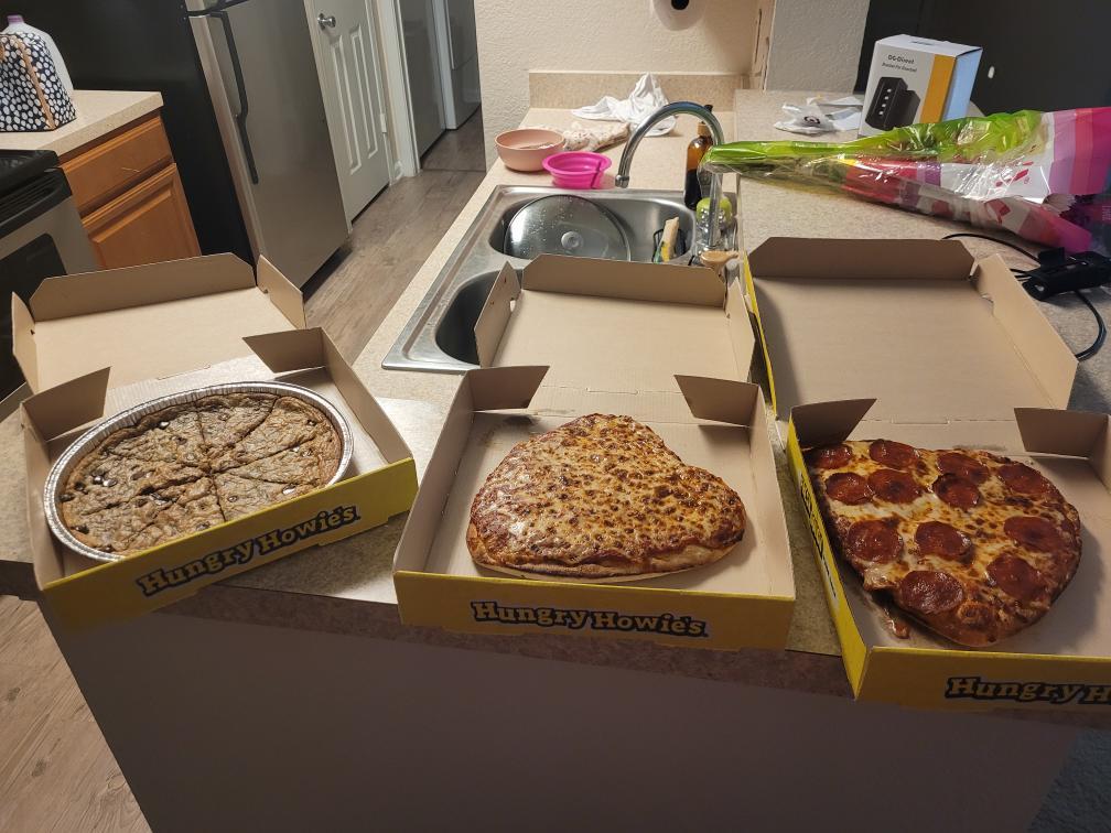 Hungry Howie's Pizza & Subs Photo 9