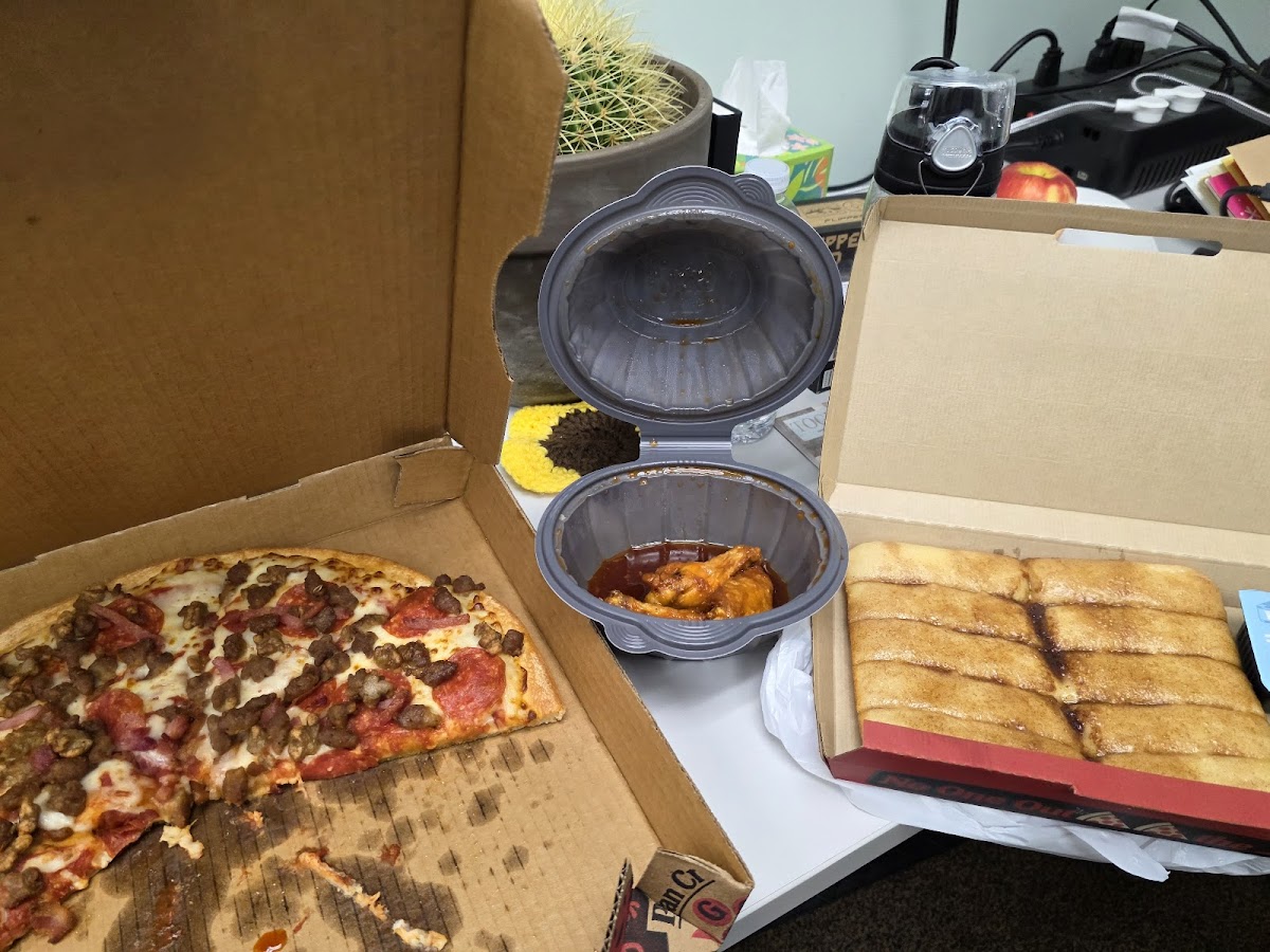 Pizza Hut Photo 6