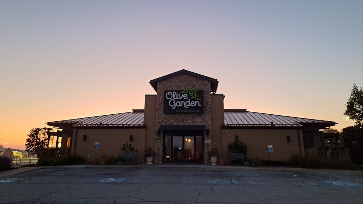 Olive Garden Italian Restaurant Photo 1