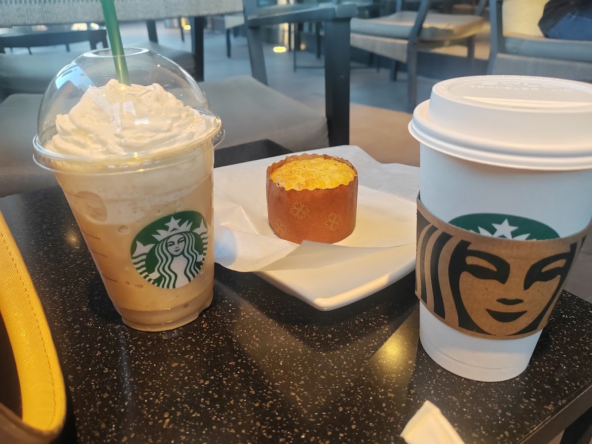 Starbucks Photo 3