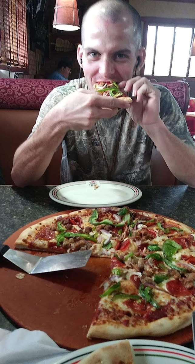 Pizza Hut Photo 5