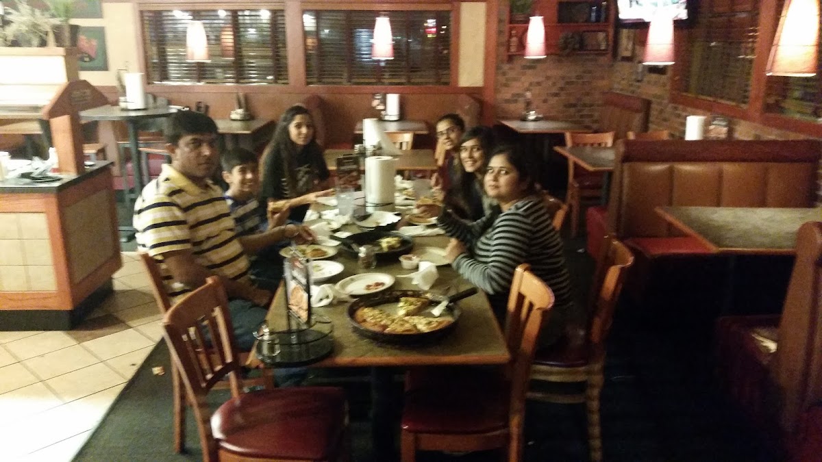 Pizza Hut Photo 9