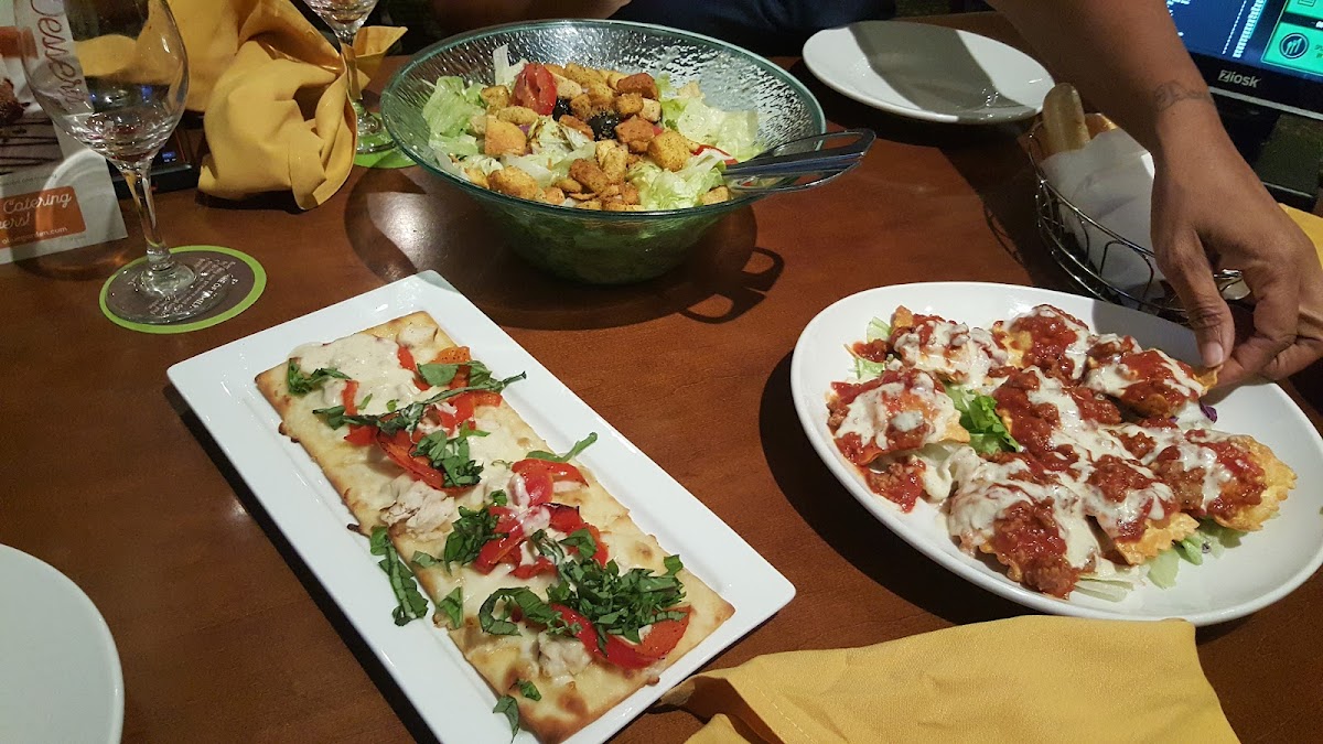 Olive Garden Italian Restaurant Photo 9