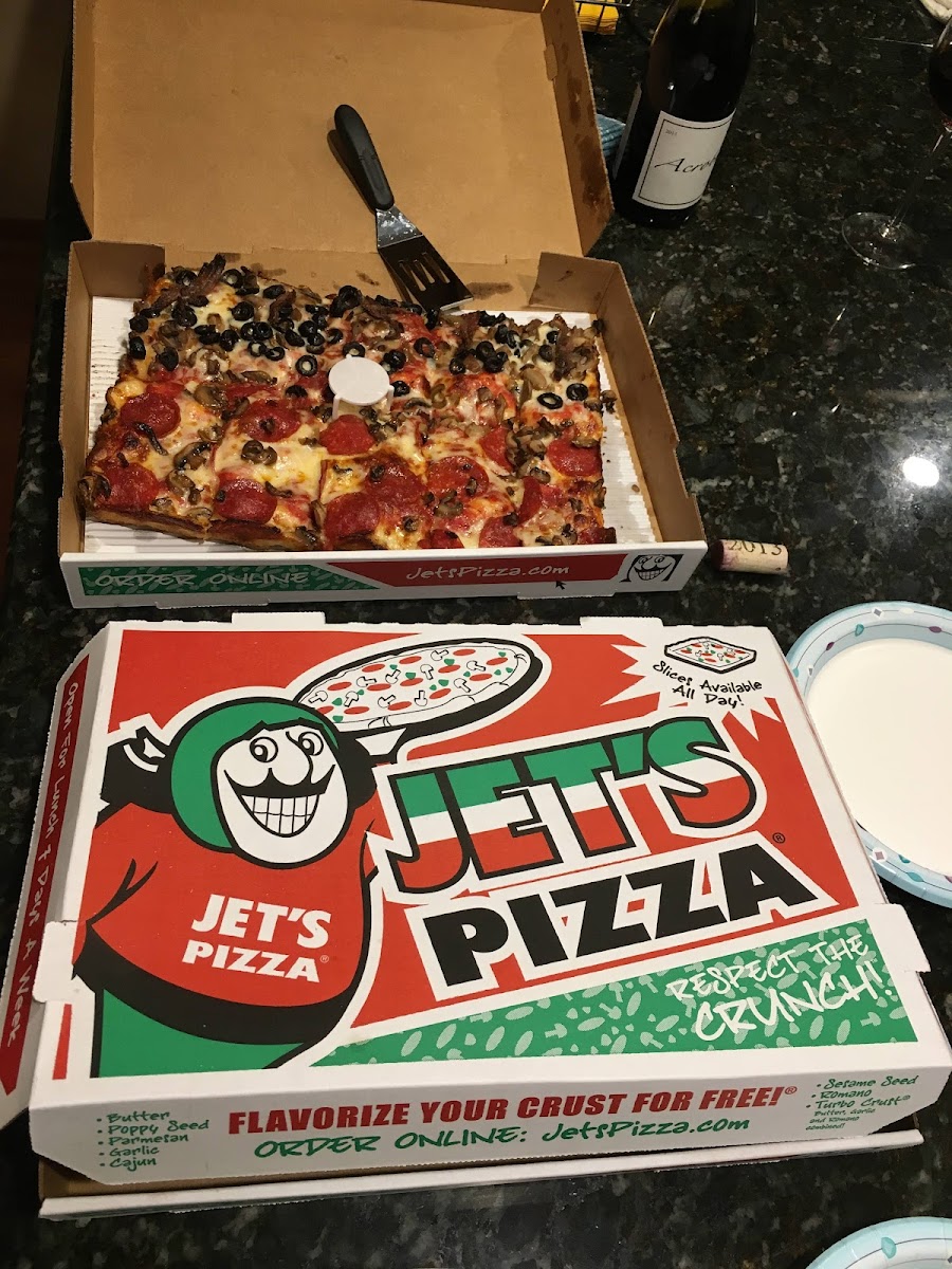 Jet's Pizza Photo 5