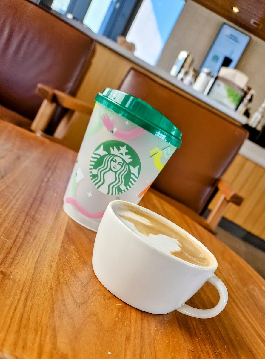 Starbucks Coffee Photo 5