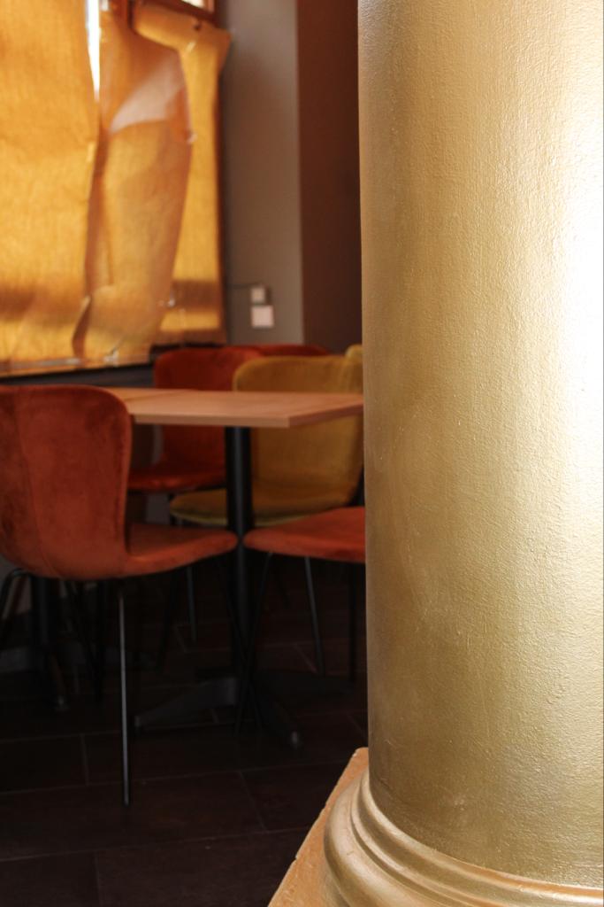 Golden Burger Photo 3