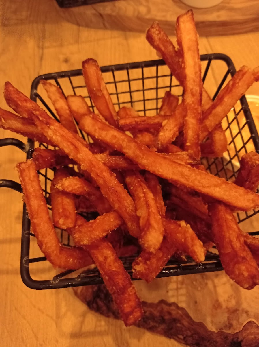 Golden Burger Photo 8