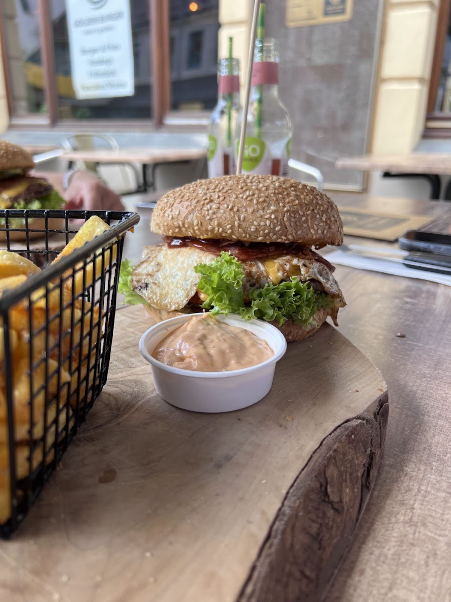 Golden Burger Photo 9