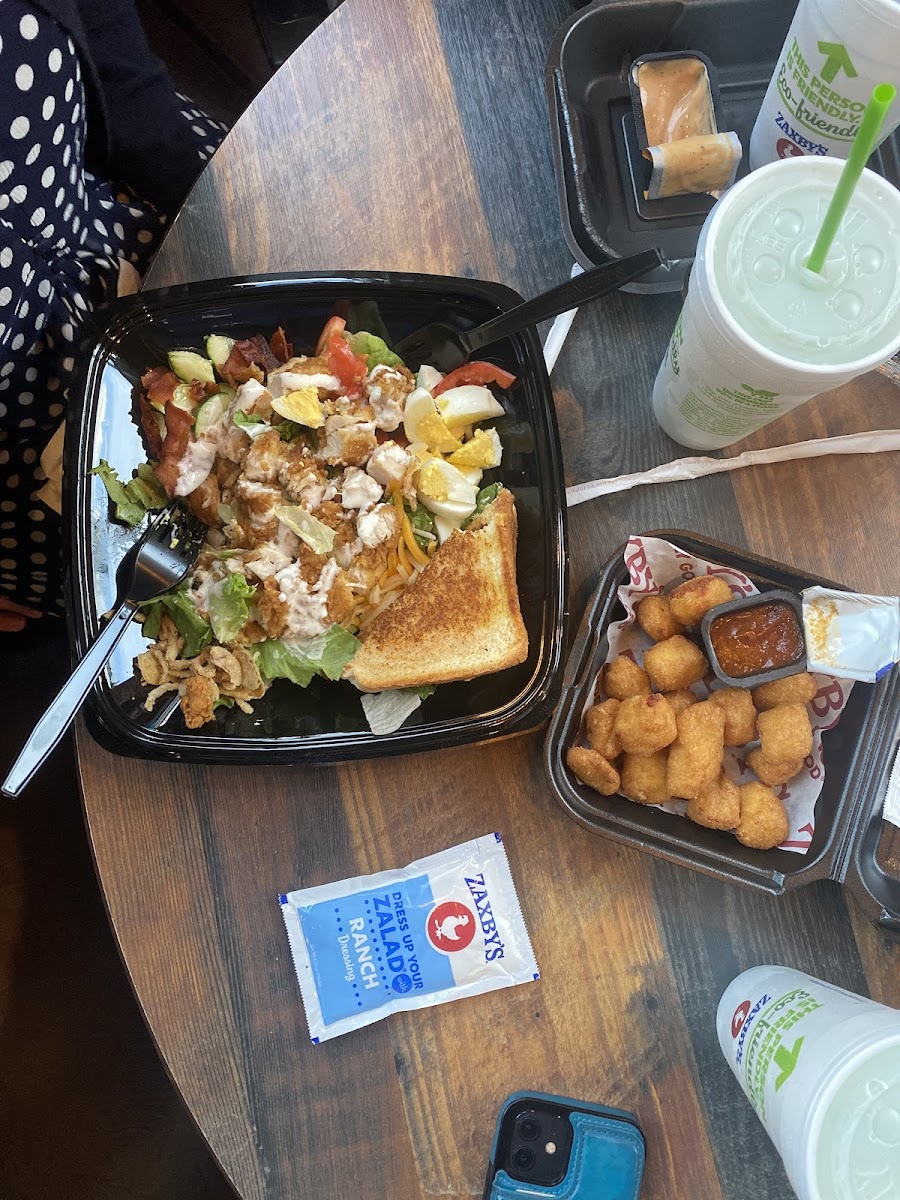 Zaxby's Chicken Fingers & Buffalo Wings Photo 6