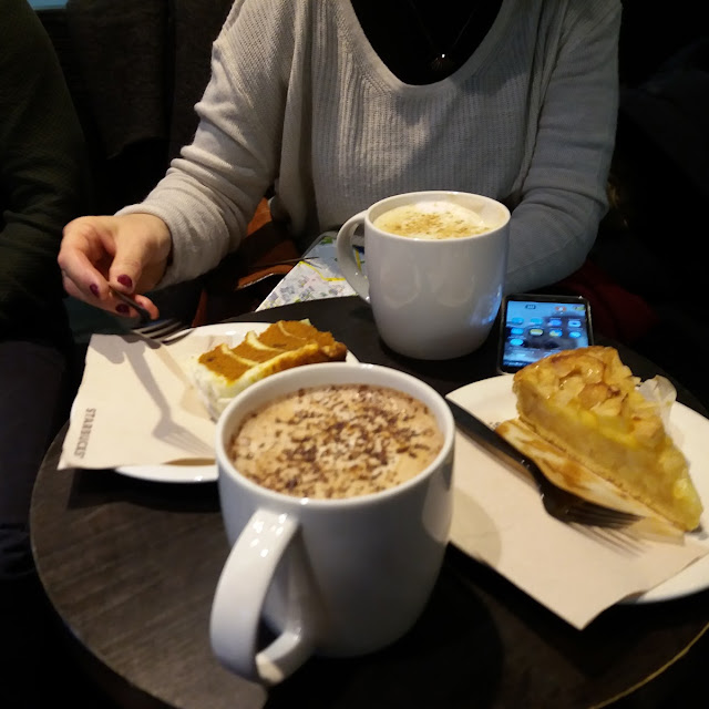Hot Chocolate & Apple Pie