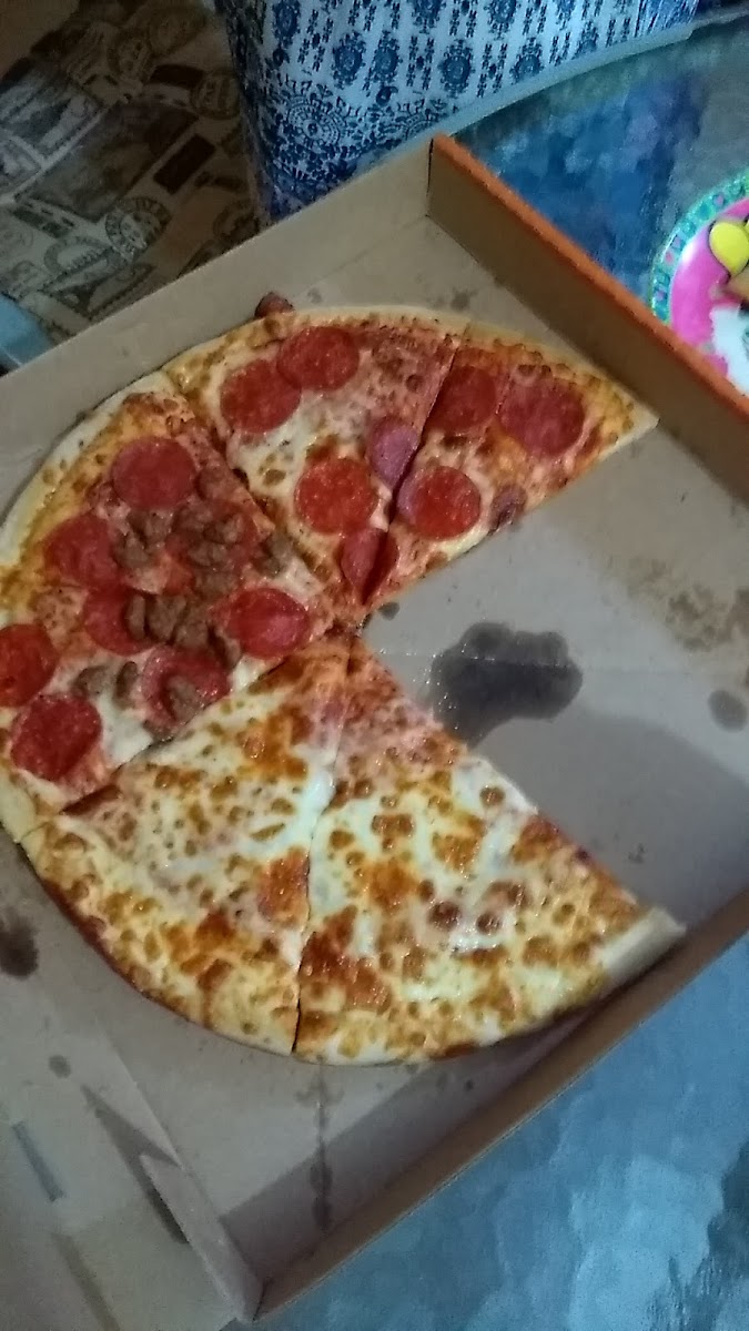 Little Caesars Pizza Photo 9