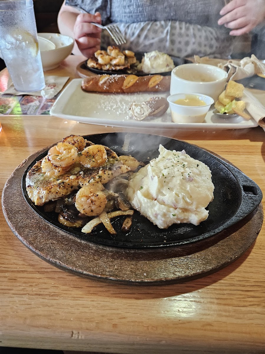 Applebee's Grill + Bar Photo 2