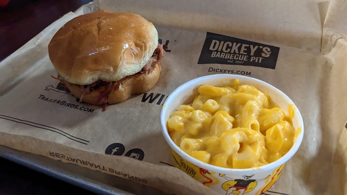 Dickey's Barbecue Pit Photo 9