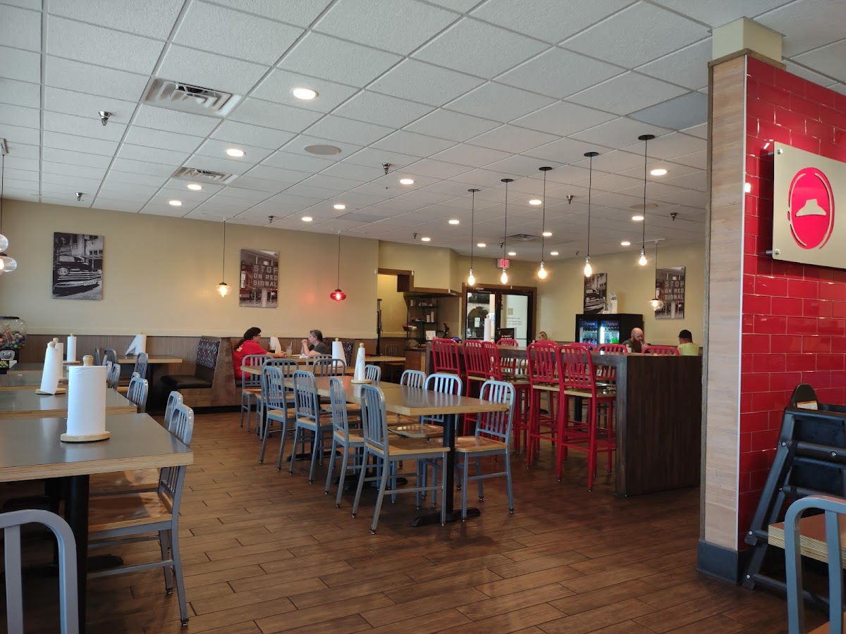 Pizza Hut Photo 4