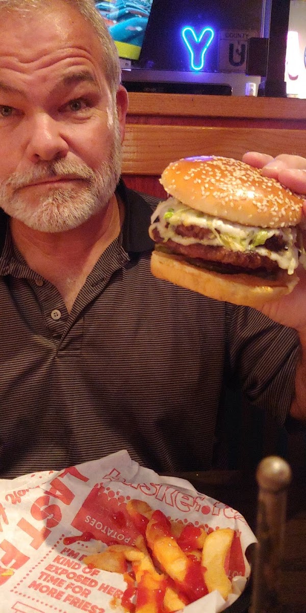 Red Robin Gourmet Burgers and Brews Photo 8