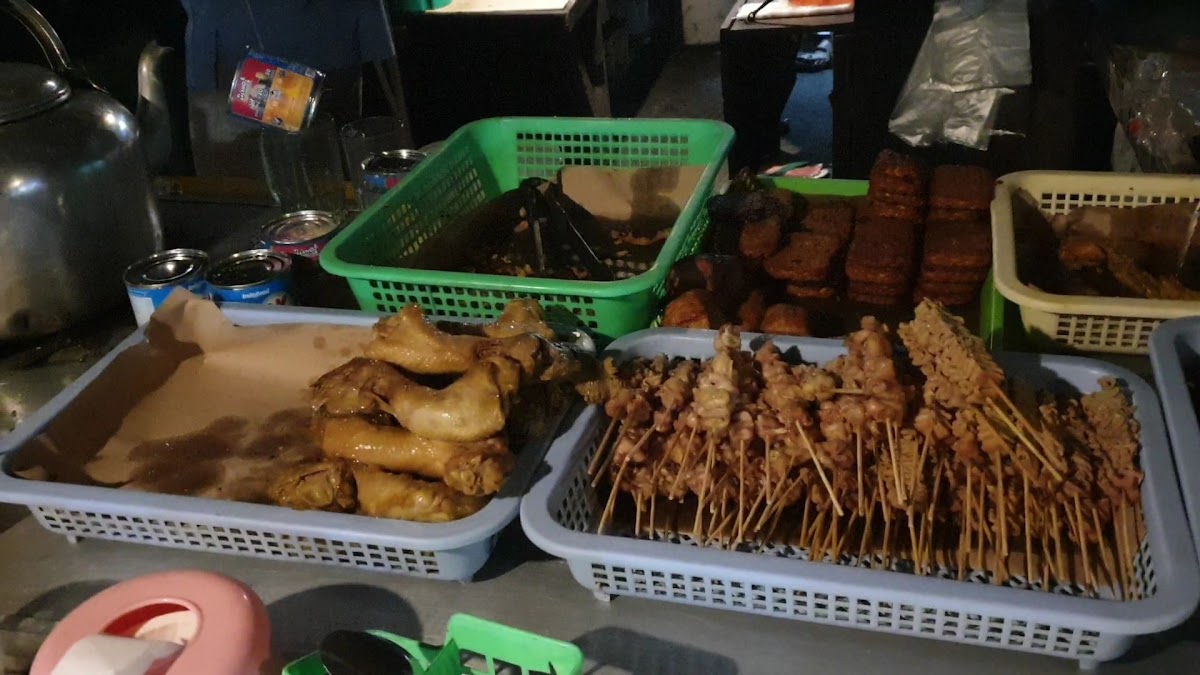 Angkringan Khas Jogja 'Pak Ito'