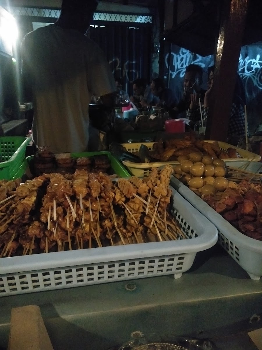 Angkringan Khas Jogja 'Pak Ito' Photo 5
