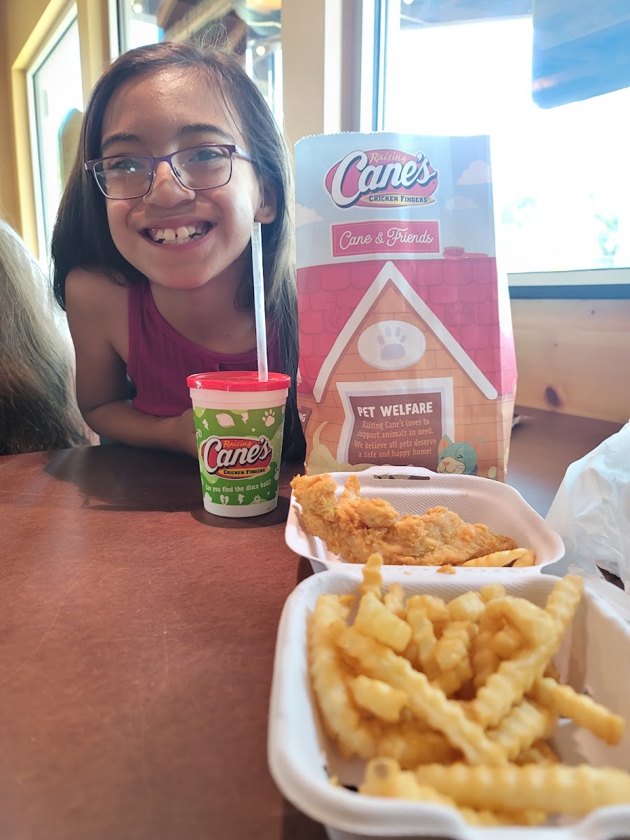 Raising Cane's Chicken Fingers Photo 9