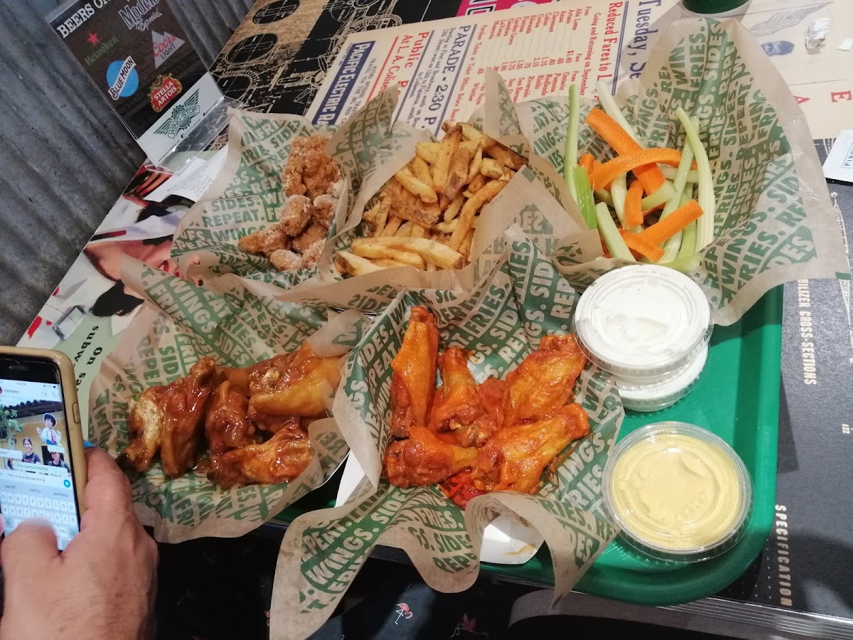 Wingstop Photo 5