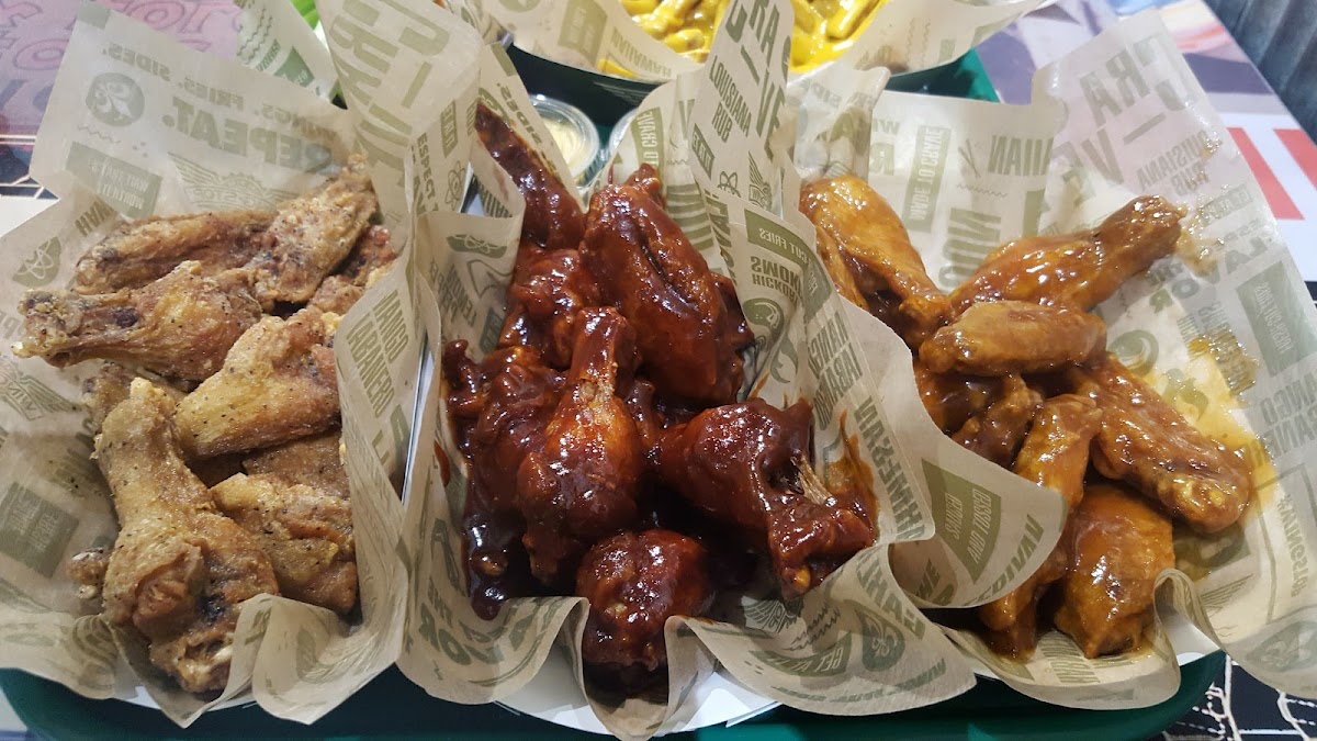 Wingstop Photo 7