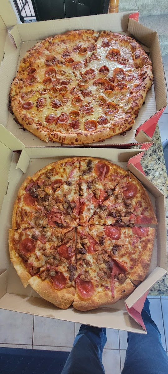 Pizza Hut Photo 5