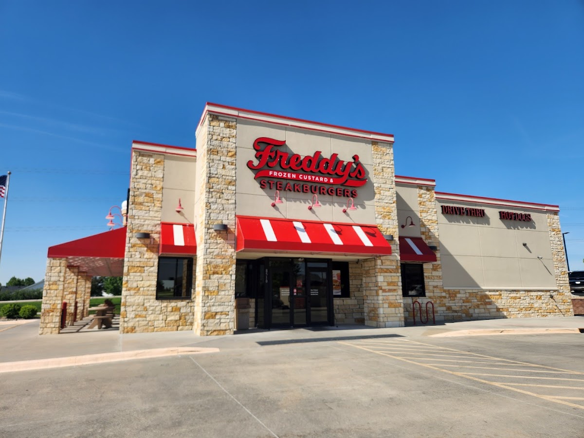 Freddy's Frozen Custard & Steakburgers Photo 4