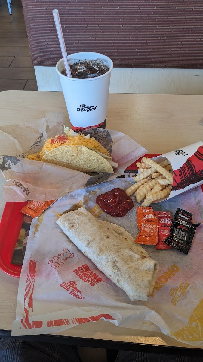 Del Taco Photo 5