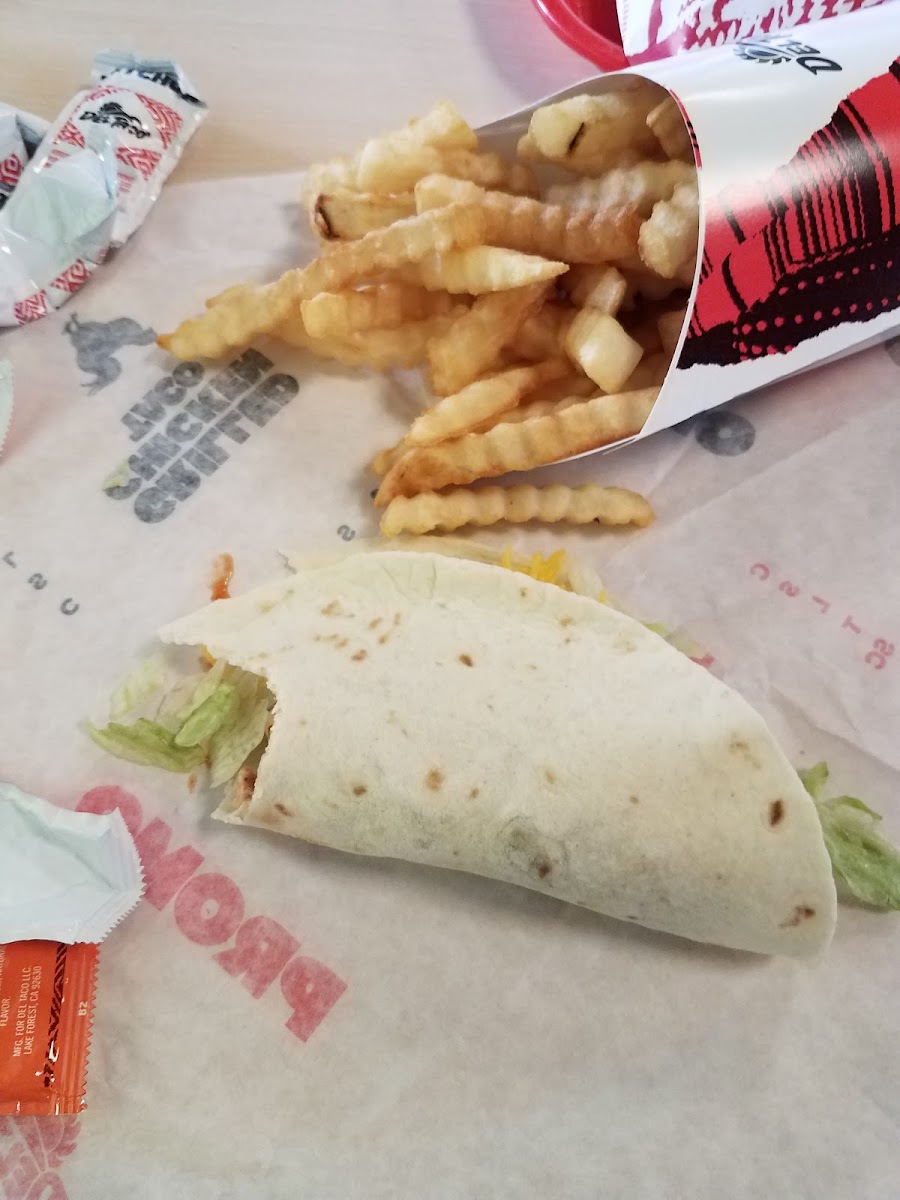 Del Taco Photo 9