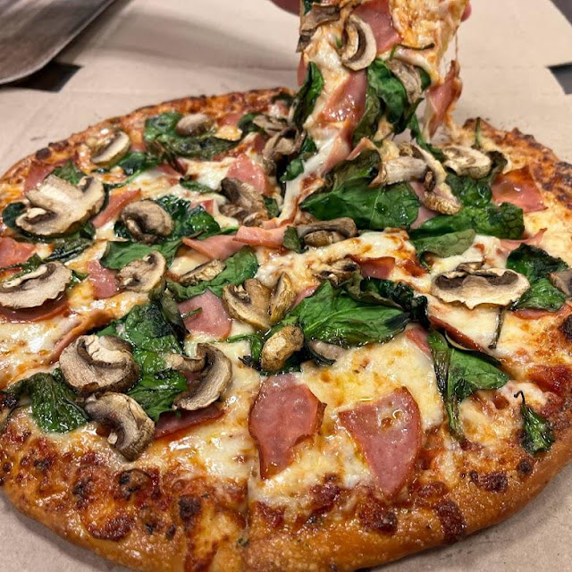 The People’S Pizza – Deluxe