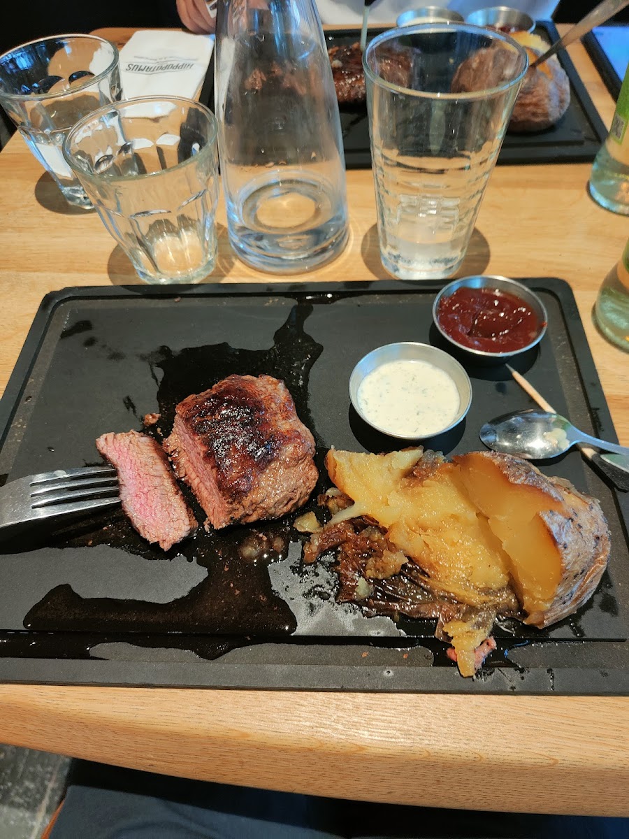 Hippopotamus Steakhouse Photo 5