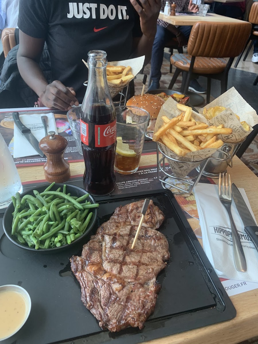 Hippopotamus Steakhouse Photo 7