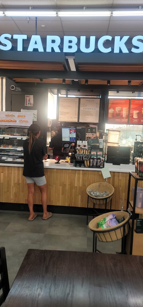 Starbucks Photo 4