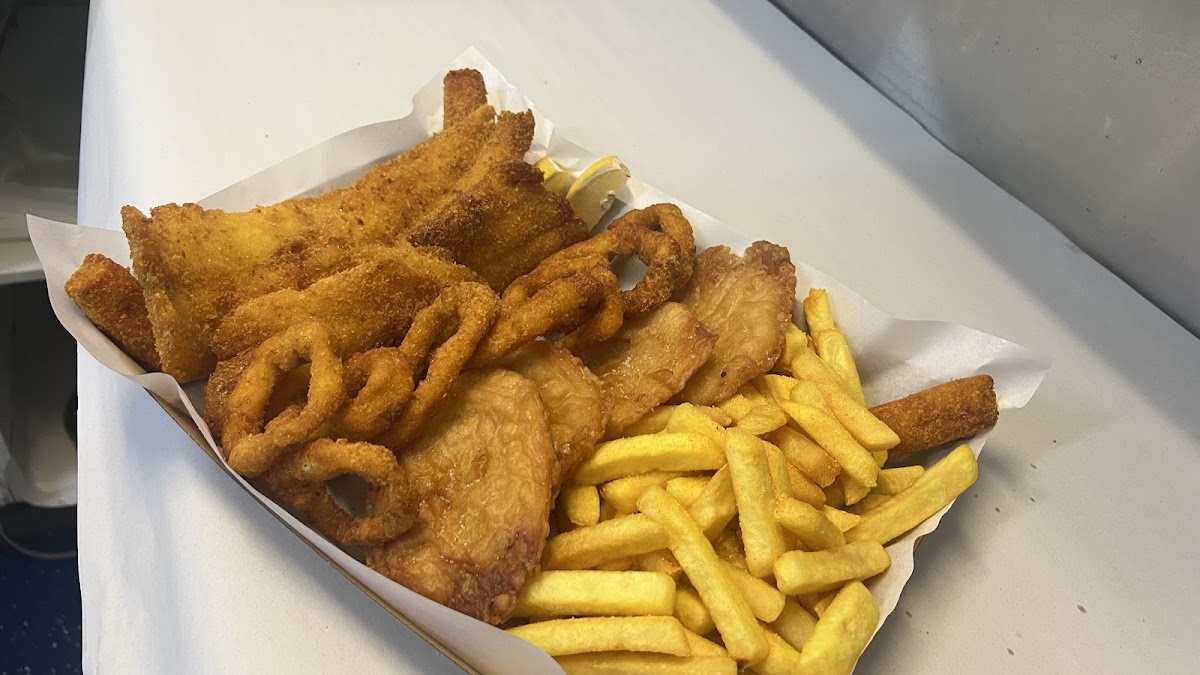 Fish Inn Photo 3