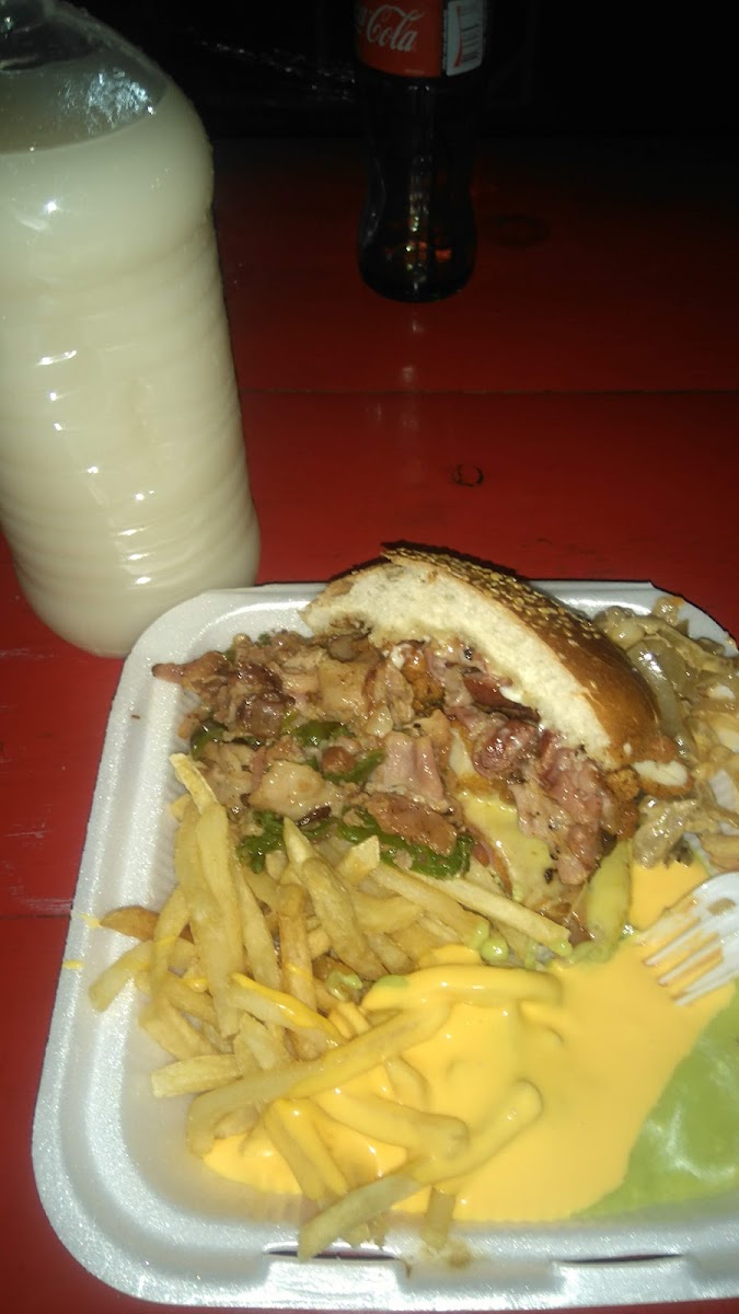 El Chapo Hot Dogs & Hamburgers Photo 10