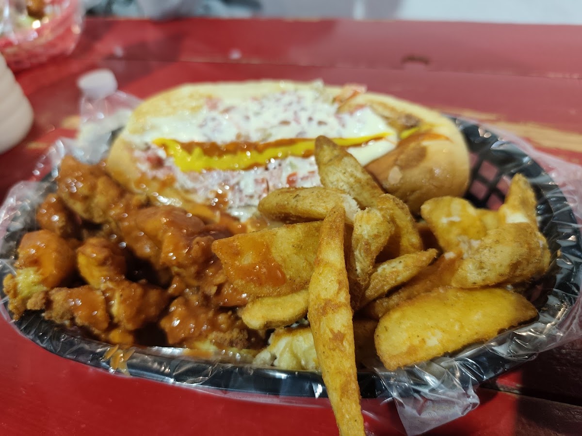 El Chapo Hot Dogs & Hamburgers Photo 4