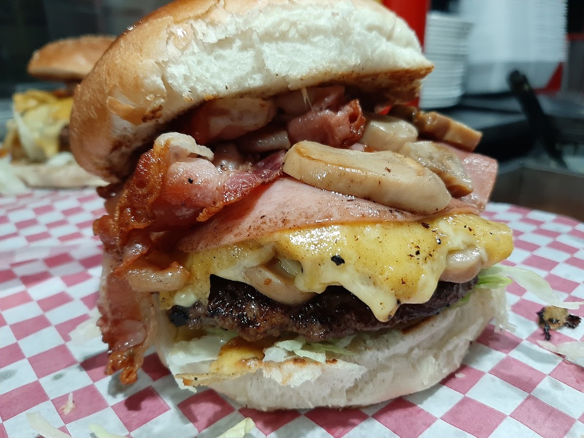 El Chapo Hot Dogs & Hamburgers Photo 9