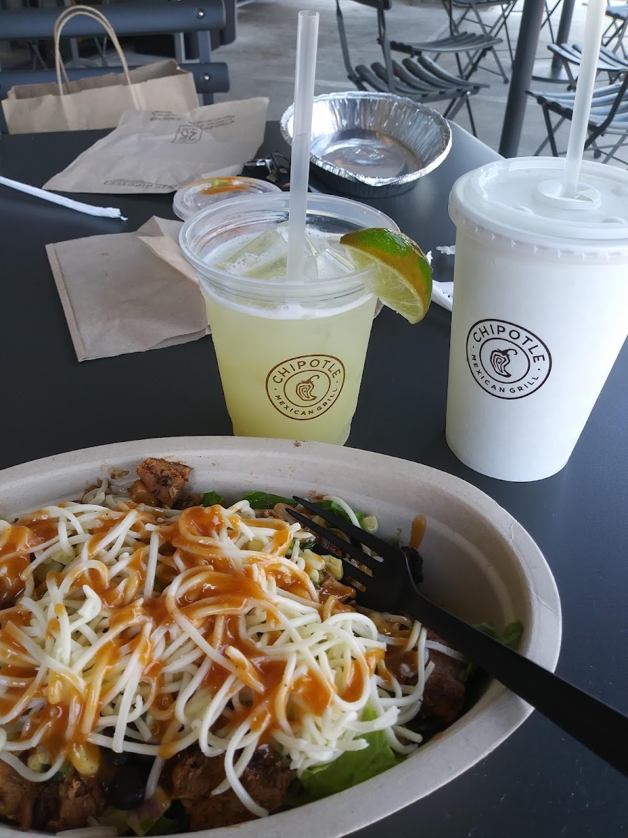 Chipotle Mexican Grill Photo 7