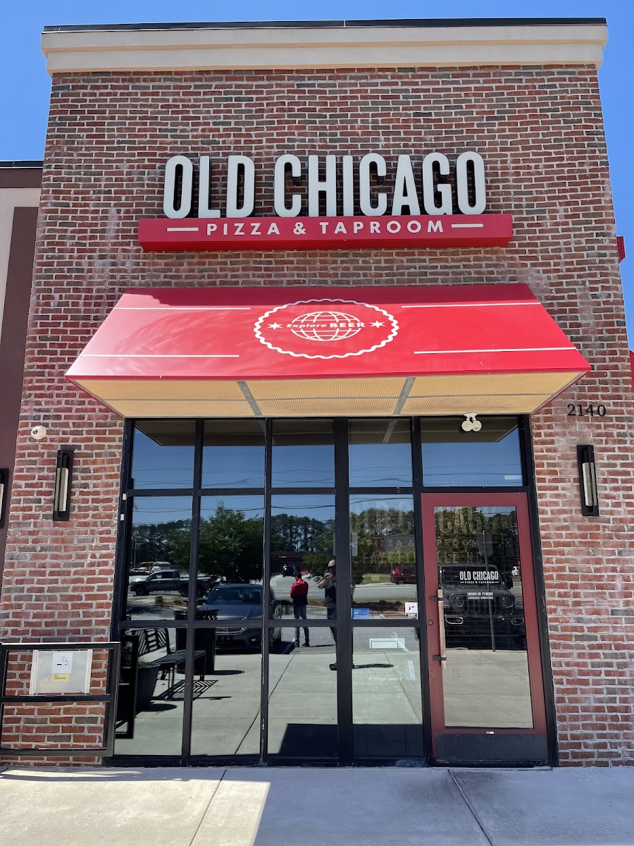 Old Chicago Pizza + Taproom