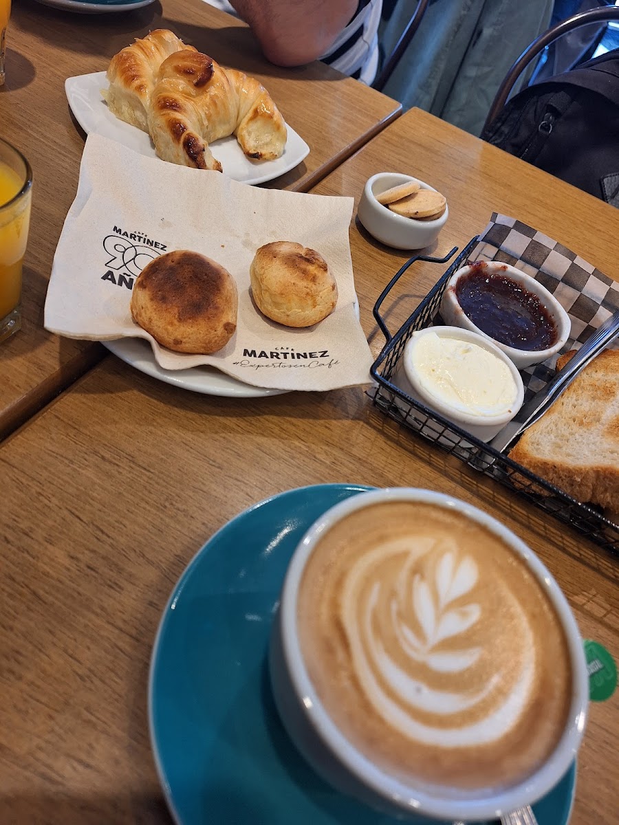 Café Martínez Photo 10