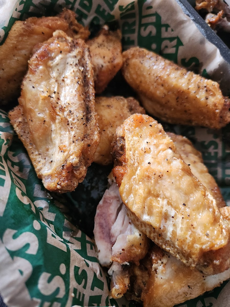 Wingstop Photo 7