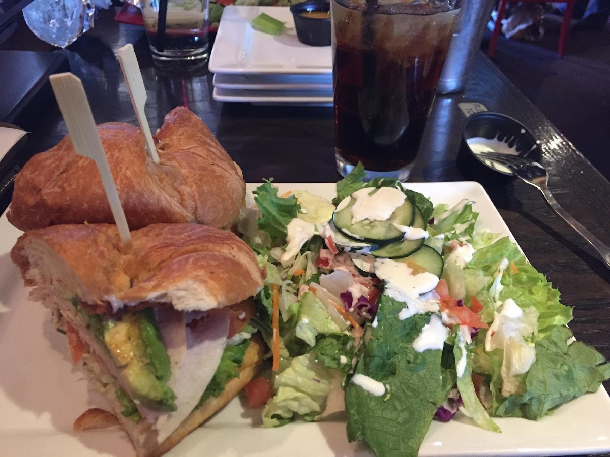 Red Robin Gourmet Burgers and Brews Photo 9