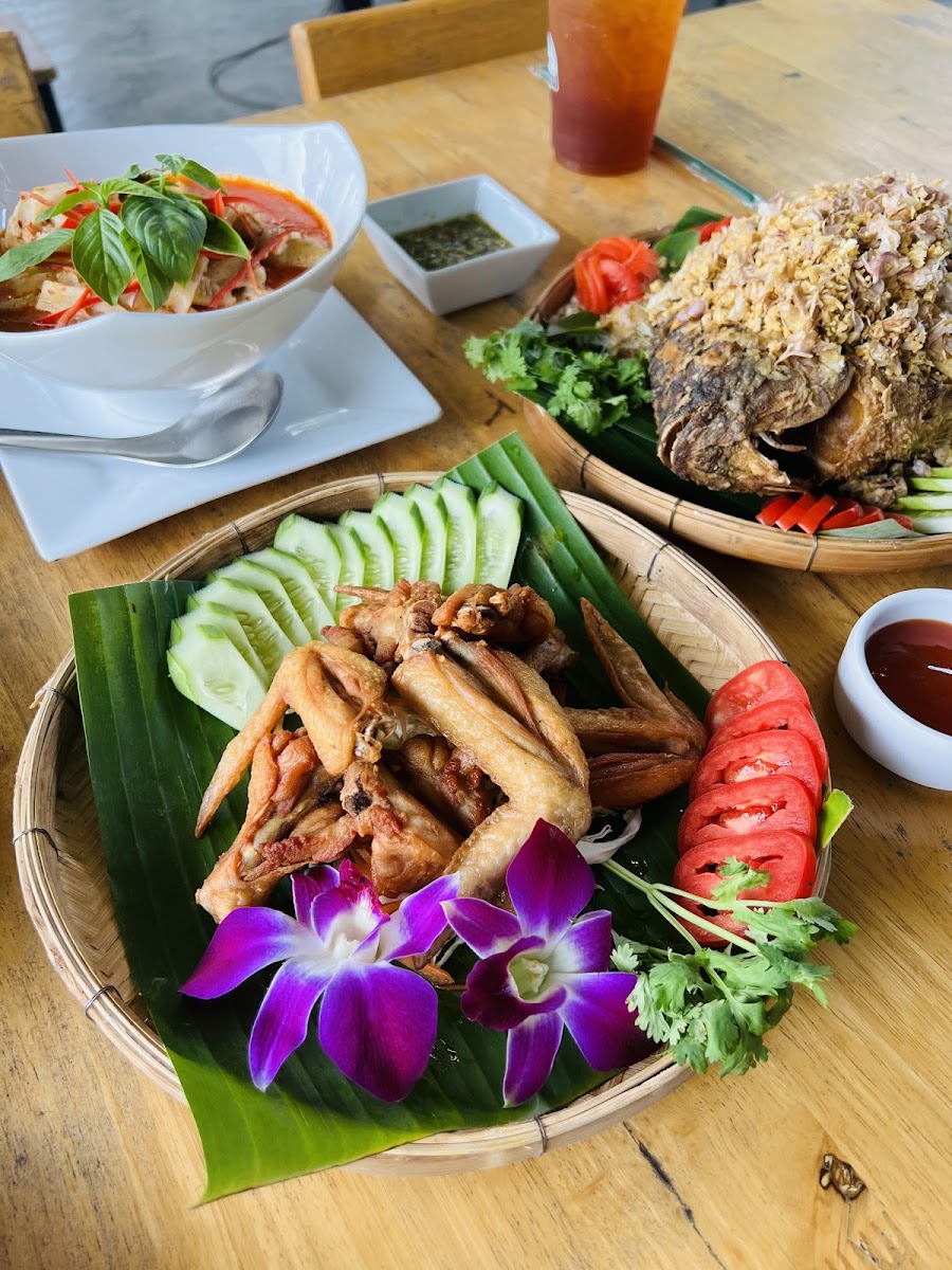 ระเบียงจันทน์ผา ย้ายที่ตั้งใหม่ ซอยรร.โรตารี่1บ้านพุน้ำร้อน Photo 3